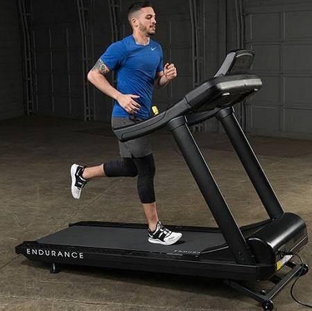 Body Solid Endurance Commercial 4HP 12.5mph Treadmill T150 - Image 3