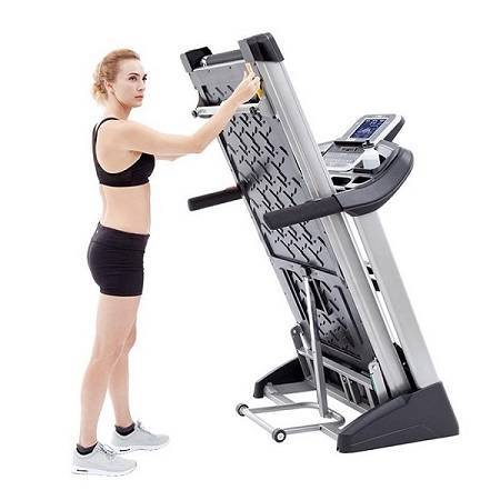 Spirit XT485 Treadmill Spacious 22” x 60” running surface - Image 4
